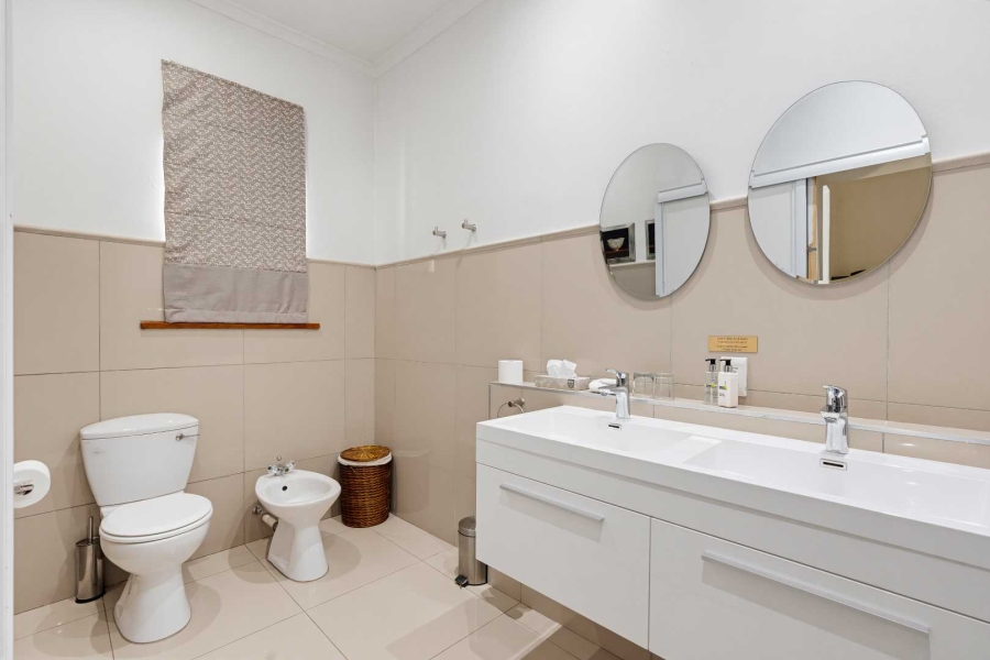 14 Bedroom Property for Sale in Oranjezicht Western Cape